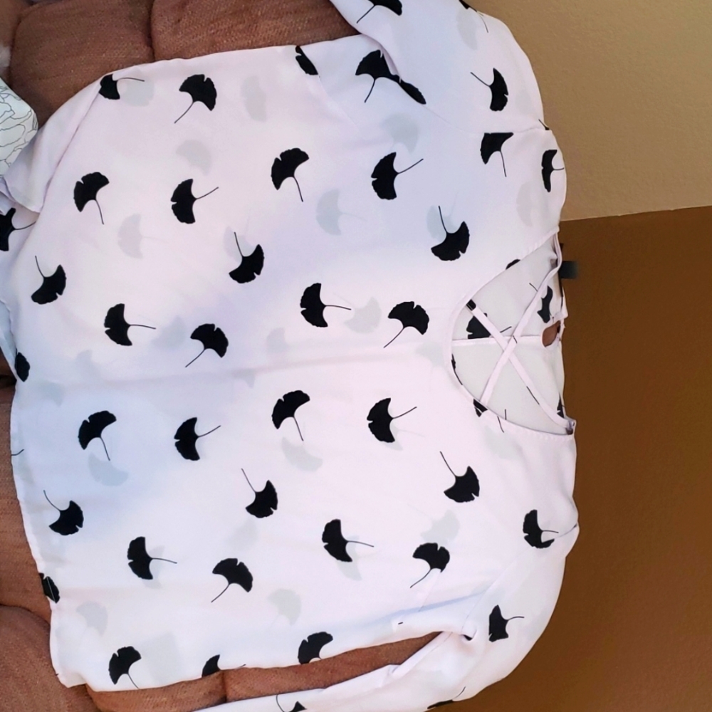 Black and white leaf patterned blouse